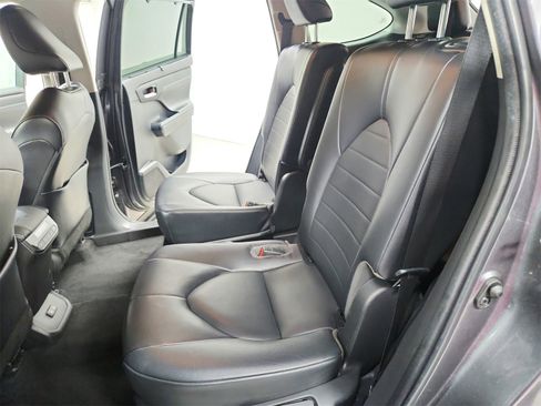 Used 2022 Toyota Highlander XLE image 31