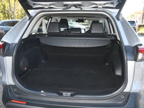 Used 2020 Toyota RAV4 Limited image 19