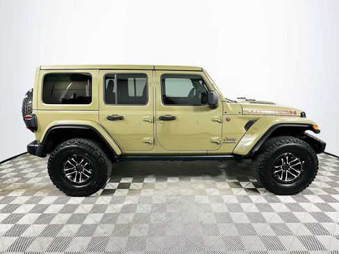 Used 2025 Jeep Wrangler Unlimited Rubicon AWD/4WD image 8