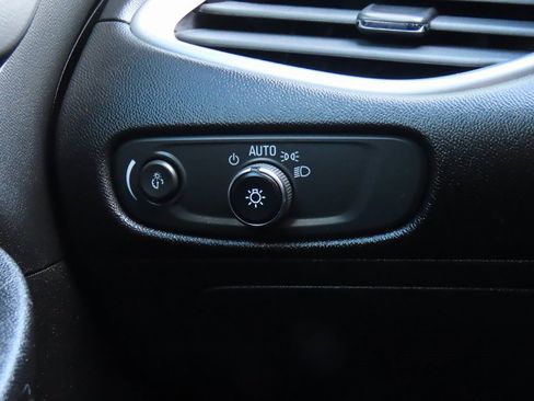 Used 2022 Chevrolet Malibu RS image 34