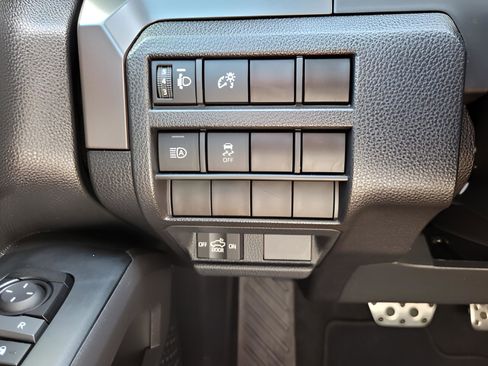 Certified 2025 Toyota Tacoma TRD Sport image 33