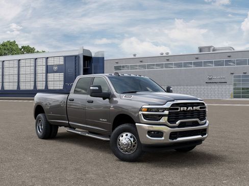 New 2026 RAM 3500 Big Horn AWD/4WD image 5