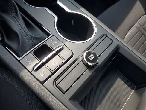 New 2026 Kia K5 LXS image 38