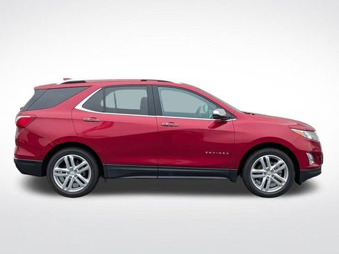 Used 2018 Chevrolet Equinox Premier FWD image 2