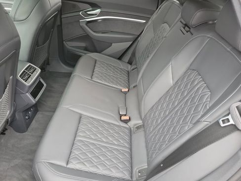 Used 2022 Audi e-tron S Prestige image 14