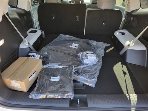 New 2026 Hyundai Ioniq 9 SEL w/ Tow & Go Package image 8