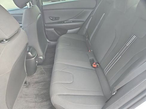 Certified 2025 Hyundai Elantra SEL image 19