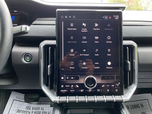 Used 2024 GMC Acadia Elevation image 25