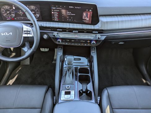 Certified 2025 Kia Telluride SX w/ SX Captain's Chair Package FWD image 35