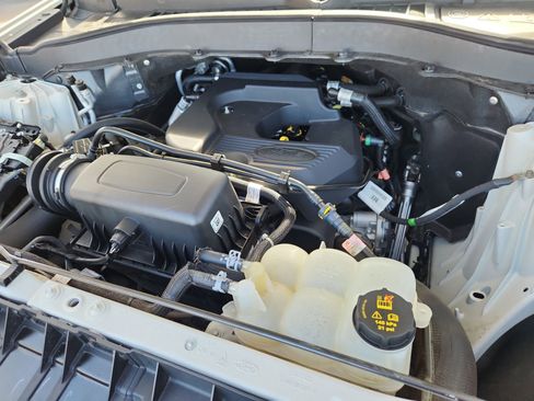 Used 2020 Ford Explorer XLT w/ Equipment Group 202A image 19