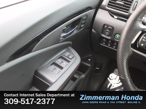 Certified 2024 Honda Ridgeline Black Edition image 16