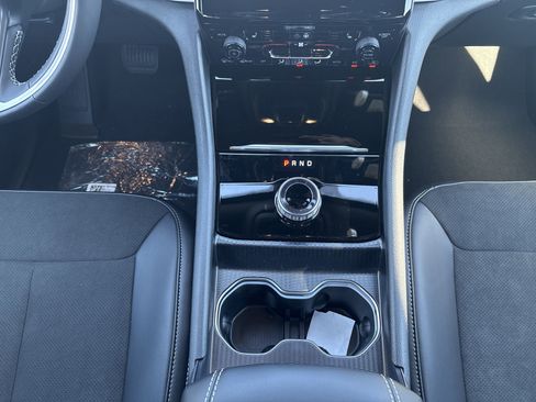 New 2025 Jeep Grand Cherokee Altitude image 23