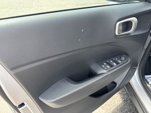 New 2026 Hyundai Venue SEL FWD image 7