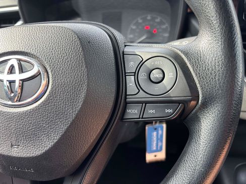 Used 2023 Toyota Corolla LE w/ Carpet Mat Package (TMS) FWD image 18