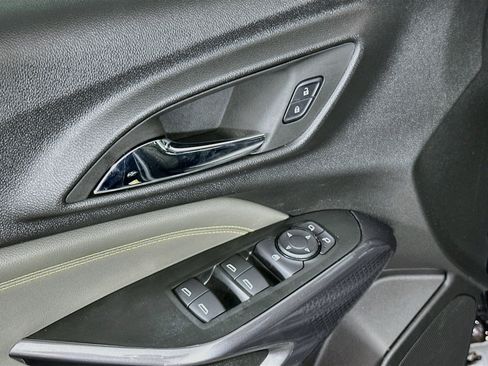 Used 2025 Chevrolet Trax ACTIV FWD image 15