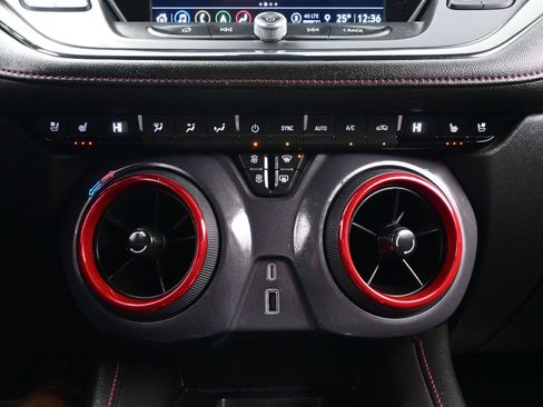 Used 2021 Chevrolet Blazer RS w/ Enhanced Convenience Package image 22