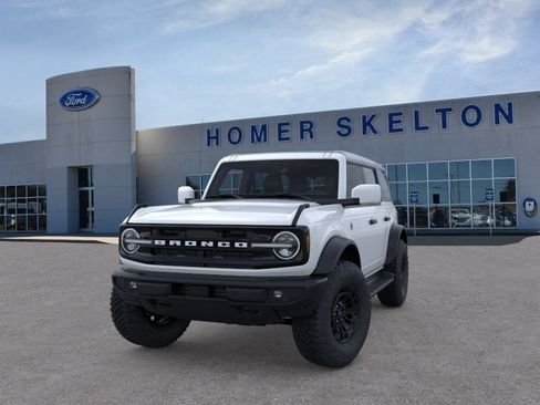 New 2026 Ford Bronco Outer Banks w/ Sasquatch Package AWD/4WD image 2