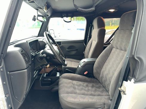 Used 2005 Jeep Wrangler Rubicon AWD/4WD image 6