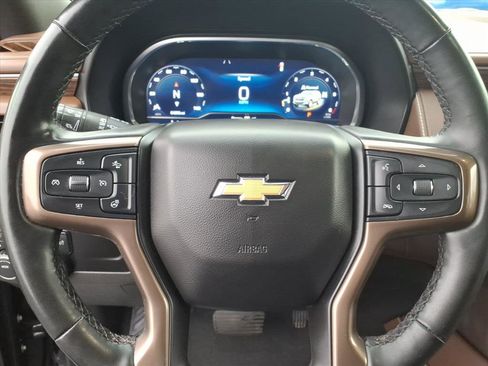 Used 2023 Chevrolet Suburban High Country image 13