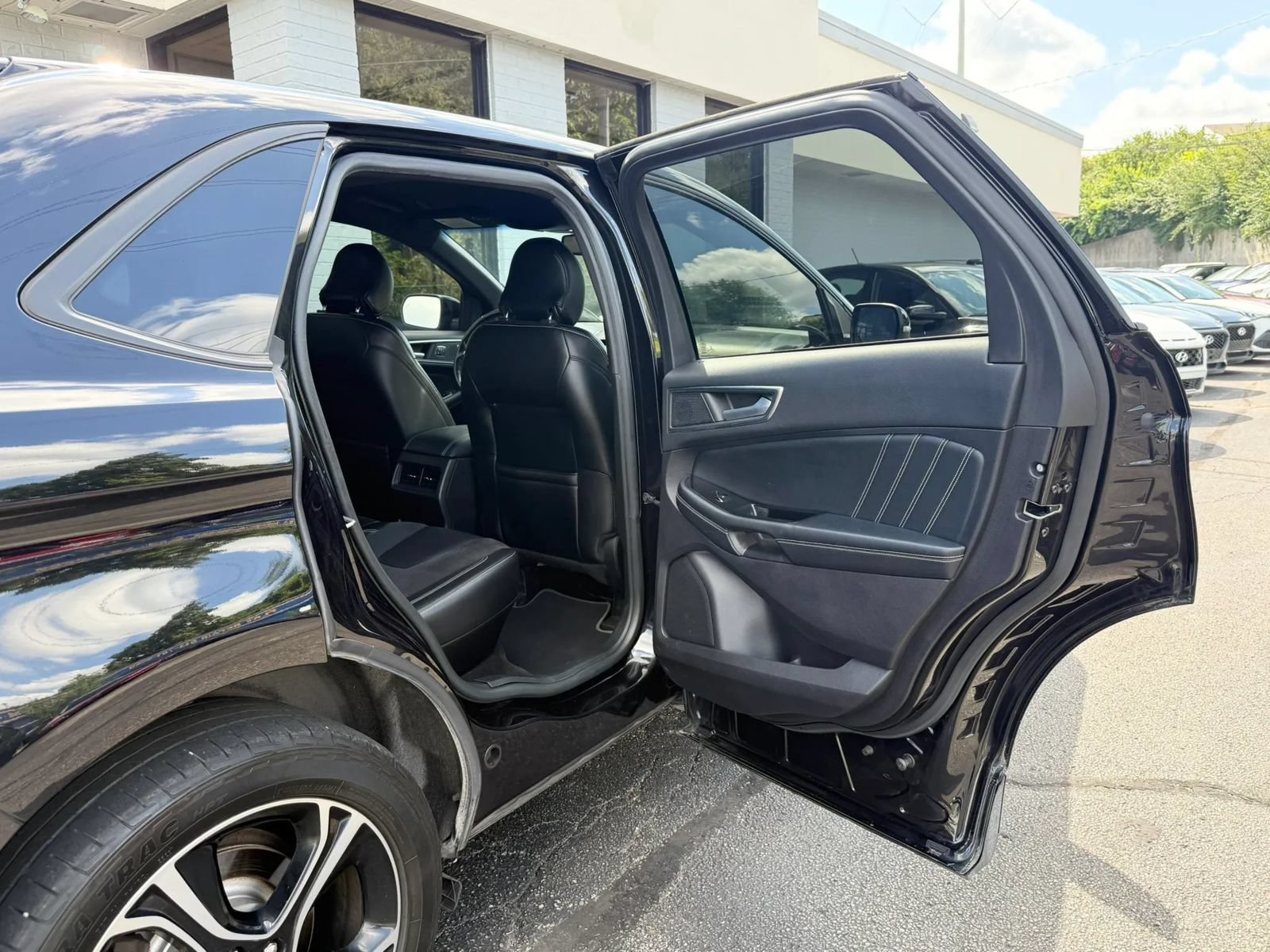 Used 2019 Ford Edge ST w/ Convenience Package AWD/4WD image 25