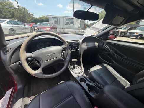 Used 2004 Ford Mustang Convertible RWD image 17