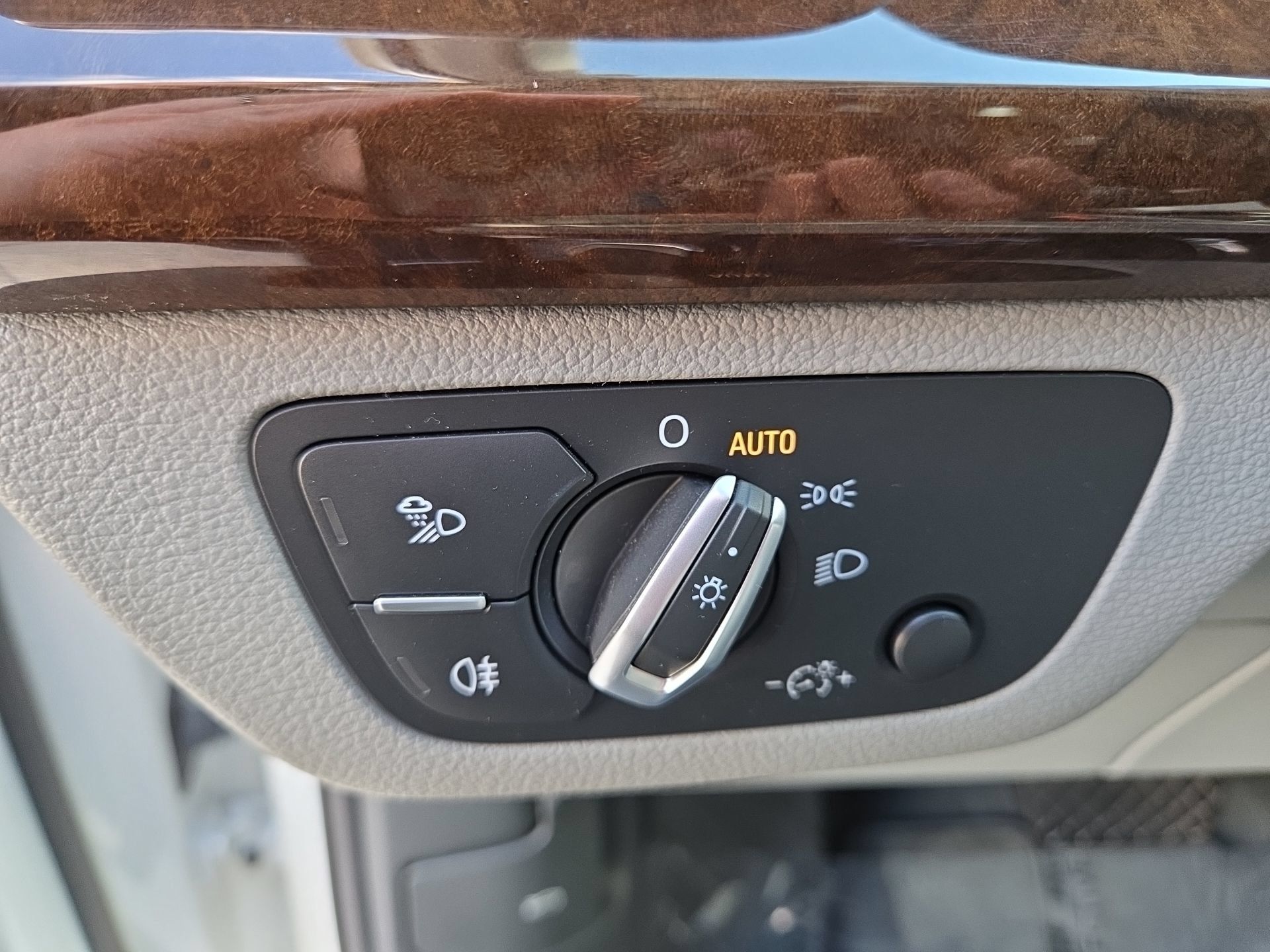 Used 2019 Audi Q5 2.0T Premium Plus w/ Premium Plus Package AWD/4WD image 13