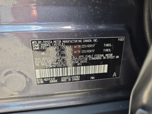 Used 2024 Toyota RAV4 XLE FWD image 29