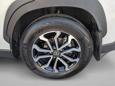 Used 2024 Toyota Corolla Cross SE image 23