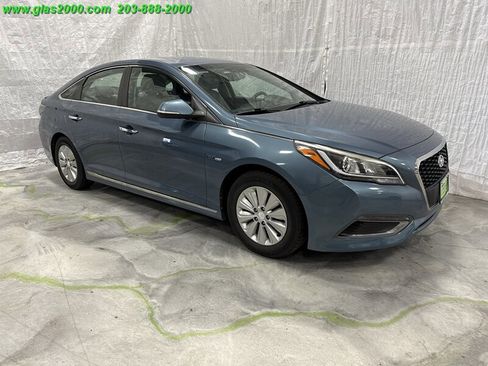 Used 2016 Hyundai Sonata SE image 2