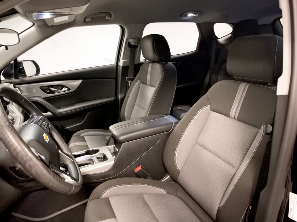 Used 2025 Chevrolet Blazer LT FWD image 5