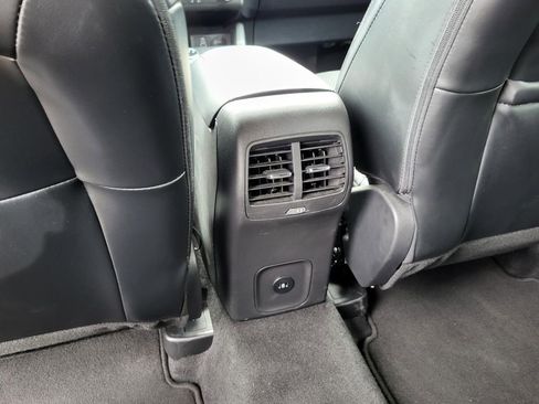 Used 2025 Ford Escape ST-Line image 15