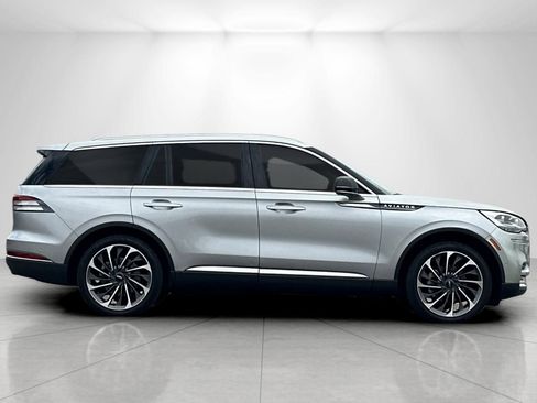 Used 2020 Lincoln Aviator Reserve w/ Equipment Group 202A AWD/4WD image 2