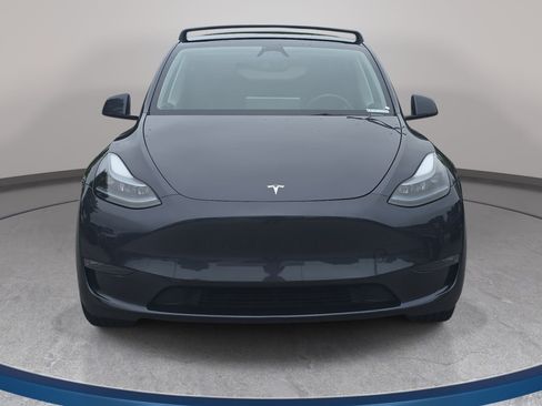Used 2024 Tesla Model Y Long Range AWD/4WD image 2