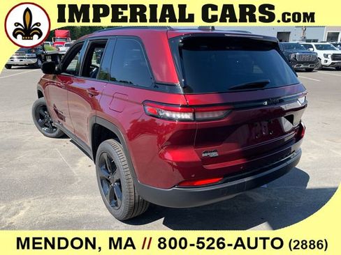 New 2025 Jeep Grand Cherokee Limited w/ Black Appearance Package image 11