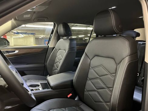 New 2026 Volkswagen Atlas Cross Sport SE image 18