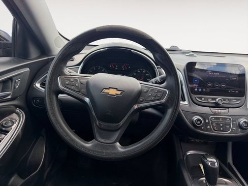 Used 2020 Chevrolet Malibu LT FWD image 12