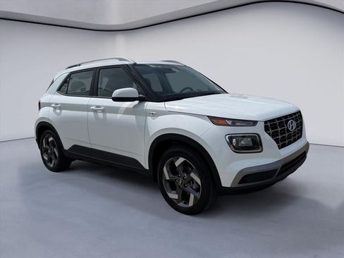 New 2026 Hyundai Venue SEL FWD image 7