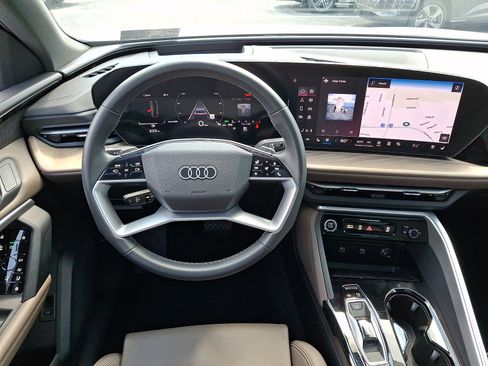 Used 2025 Audi Q5 Premium AWD/4WD image 12