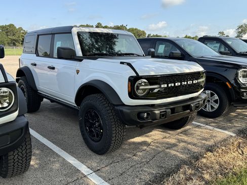 New 2026 Ford Bronco Badlands w/ Wildtrak Package AWD/4WD image 1