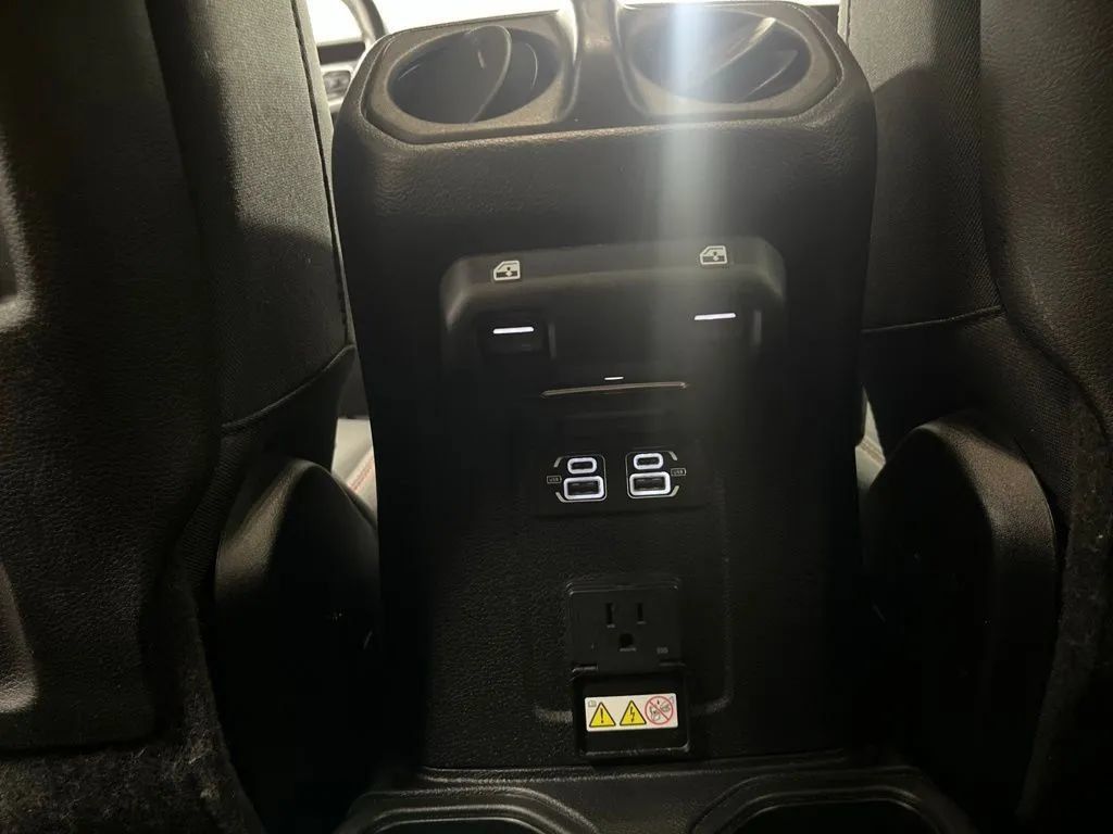Used 2021 Jeep Wrangler Unlimited Rubicon AWD/4WD image 28