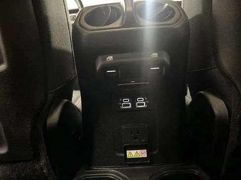 Used 2021 Jeep Wrangler Unlimited Rubicon AWD/4WD image 28