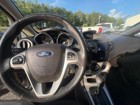 Used 2014 Ford Fiesta SE FWD image 21