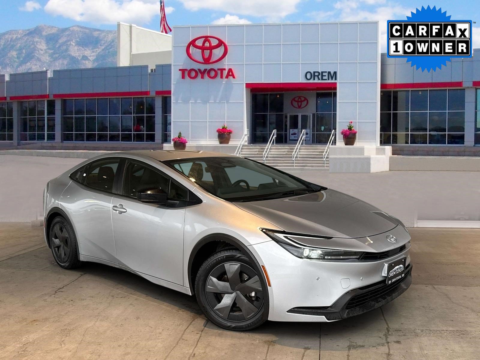 Used 2025 Toyota Prius LE FWD image 1