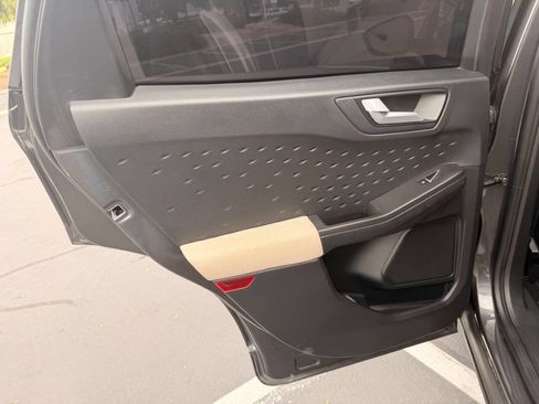 Used 2020 Ford Escape SE FWD image 28
