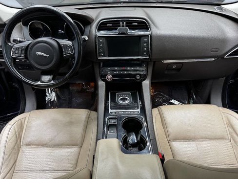 Used 2017 Jaguar F-PACE Prestige image 39