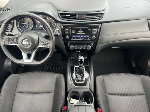 Used 2019 Nissan Rogue SV image 10