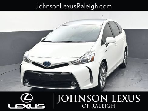 Used 2017 Toyota Prius V Five w/ Advanced Technology Package FWD image 5