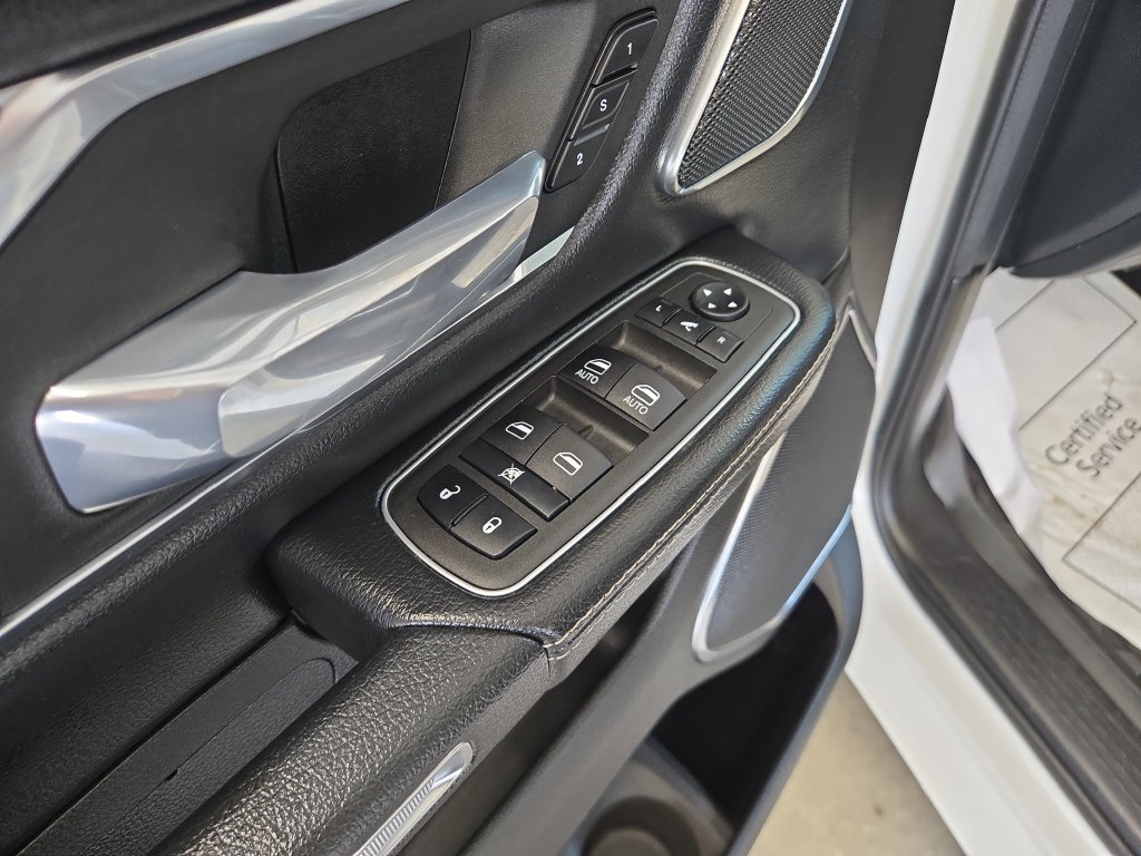 Used 2024 RAM 1500 Laramie AWD/4WD image 13