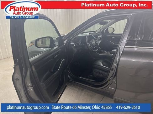 Used 2021 Toyota Highlander Platinum image 24