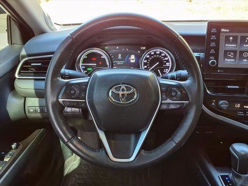 Used 2022 Toyota Camry XLE image 15